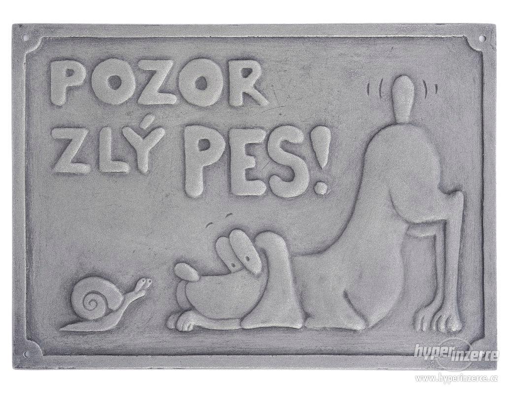 Pozor zlý pes výstražná tabulka, cedulka, cedule, dekorace - foto 1