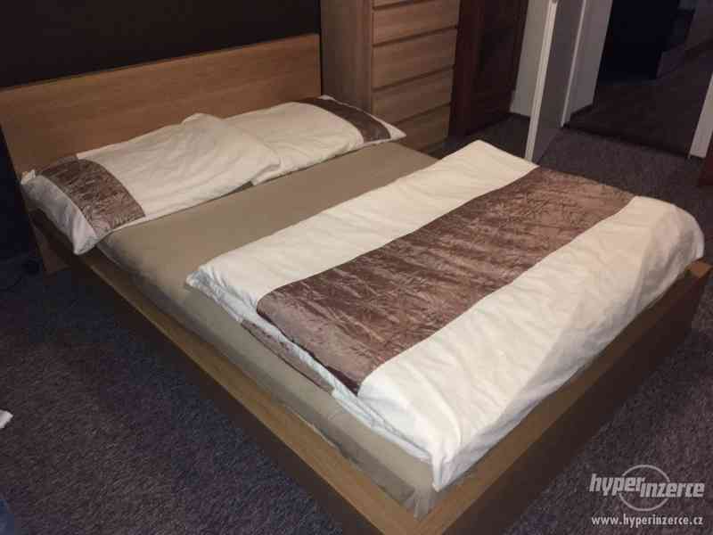 Predám posteľ 140x200 cm, MALM (Ikea) s roštom - foto 1