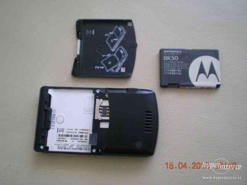 Motorola RazrV3 - žiletky v TOP stavu, plně funkční - foto 12
