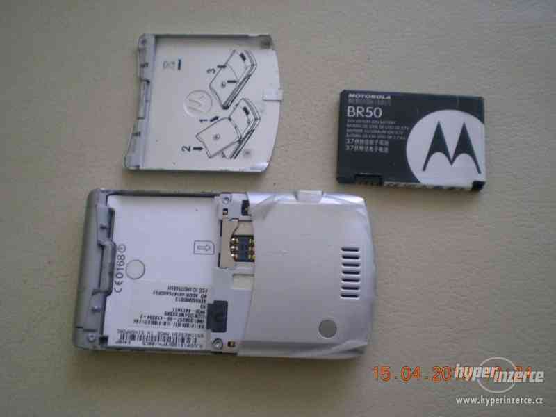 Motorola RazrV3 - žiletky v TOP stavu, plně funkční - foto 24