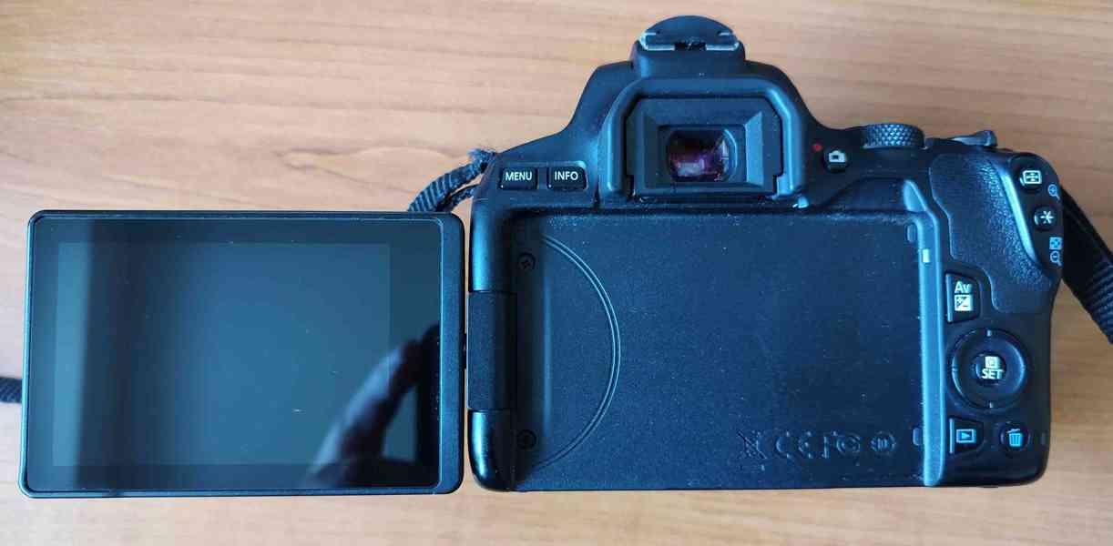 Canon EOS 250D tělo - foto 4