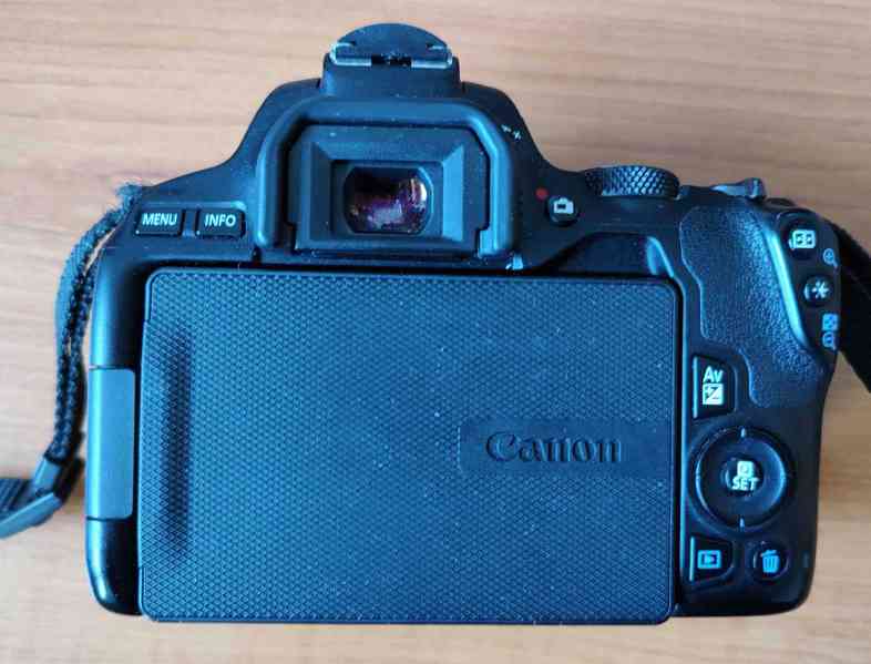 Canon EOS 250D tělo - foto 3