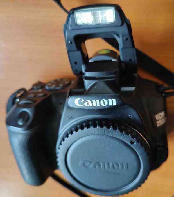 Canon EOS 250D tělo - foto 5