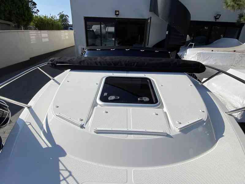 QS Activ 555 CABIN + M F 80 EFI ELPT - foto 9