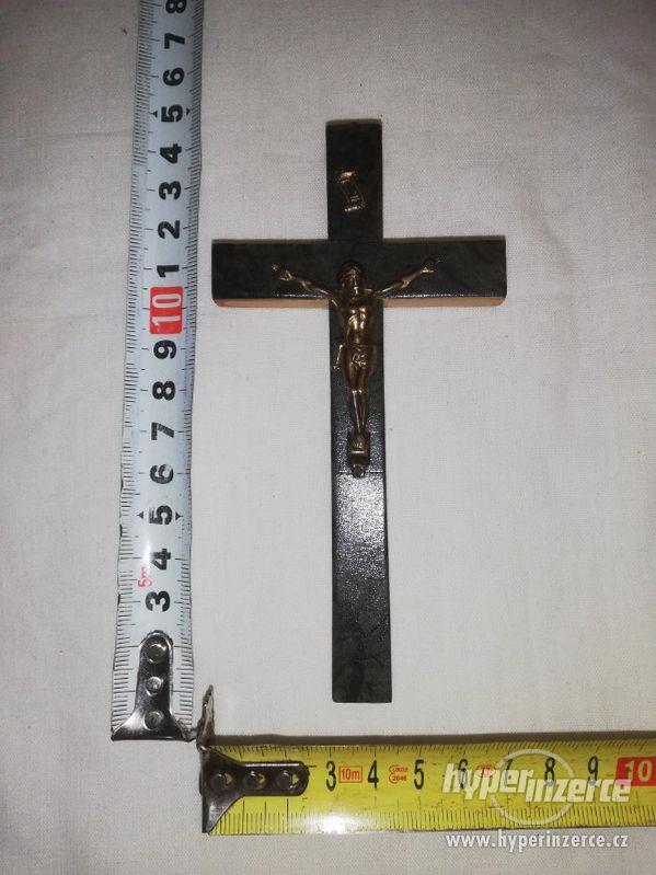 Kříž s ježíšem - foto 1