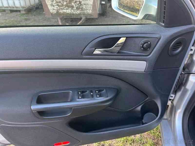 Škoda Octavia 1,6   ll - foto 11