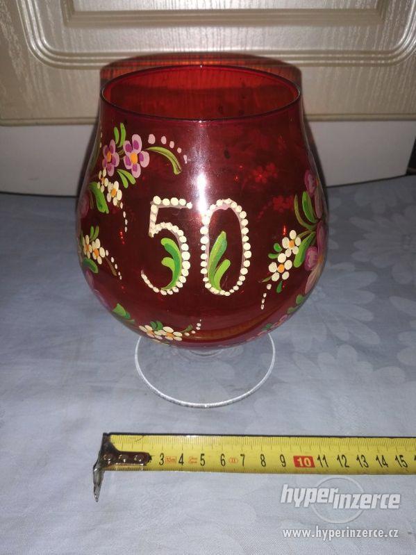 Velká červená sklenice s květinami 50 - foto 1