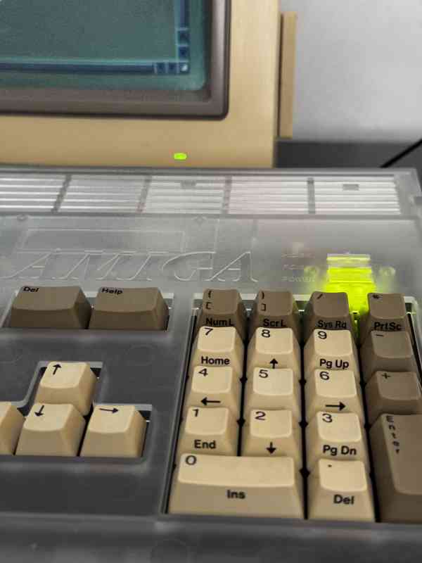 Amiga 1200 -  Translucent Crystal Clear - foto 6