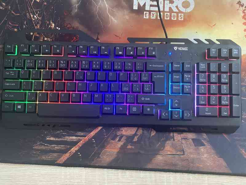 Herní PC + 32” 240Hz monitor Philips + BONUS příslušenství - foto 3