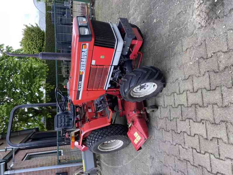 Hydrostatický traktor Shibaura S318