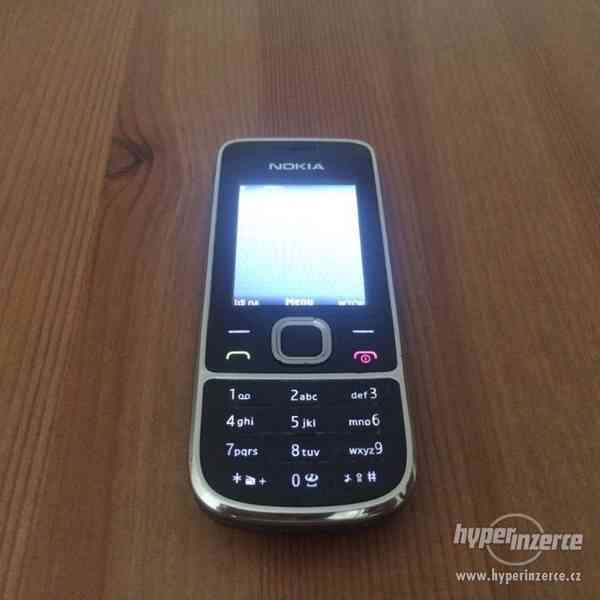 Nokia 2700 classic stříbrná, použitá, funkční - foto 2