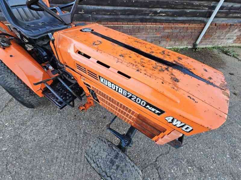 Dieselový traktor Kubota B7200 HST - foto 4