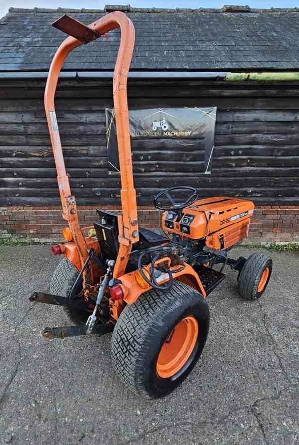 Dieselový traktor Kubota B7200 HST - foto 2