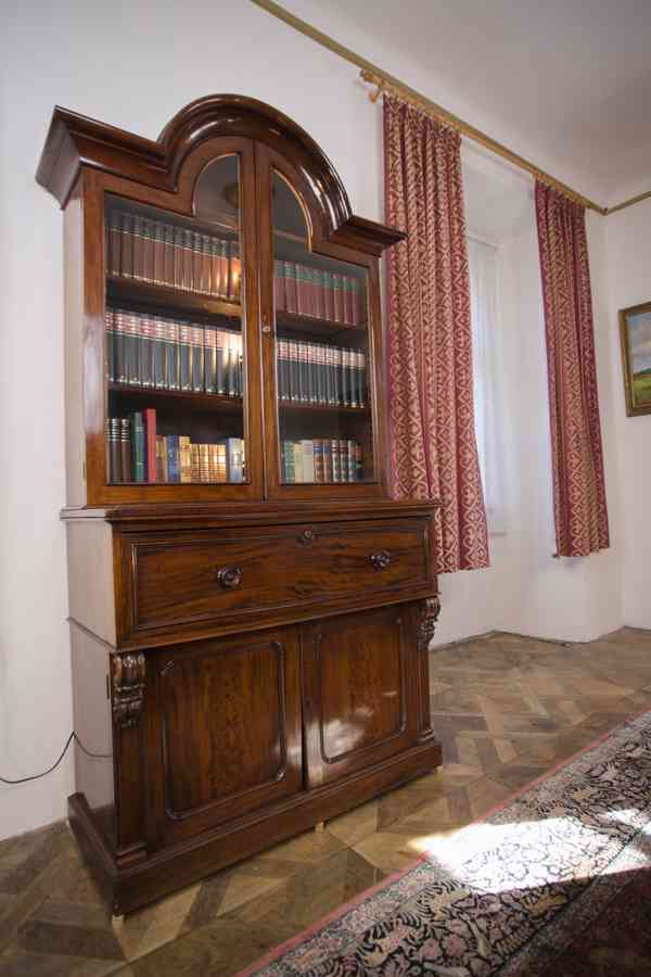 Knihovna se sekretářem 19. století Ludvík Filip - foto 1