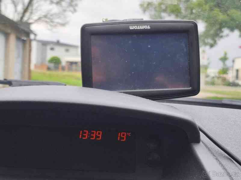 Renault Clio 1,2   Benzín, r.v. 2009 - foto 4