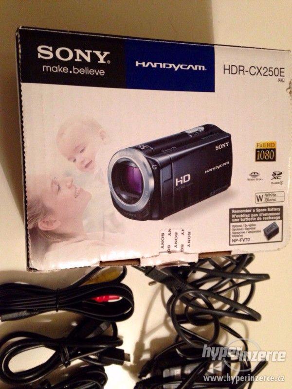 Videokamera Sony HDR-CX250E - foto 7