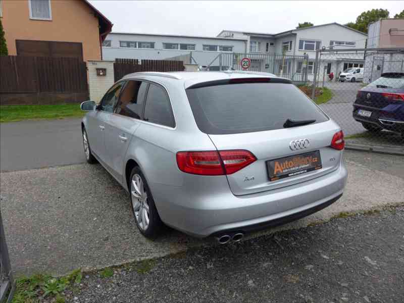 Audi A4 2,0 TDI 140KW NAVI 1.MAJITEL - foto 4