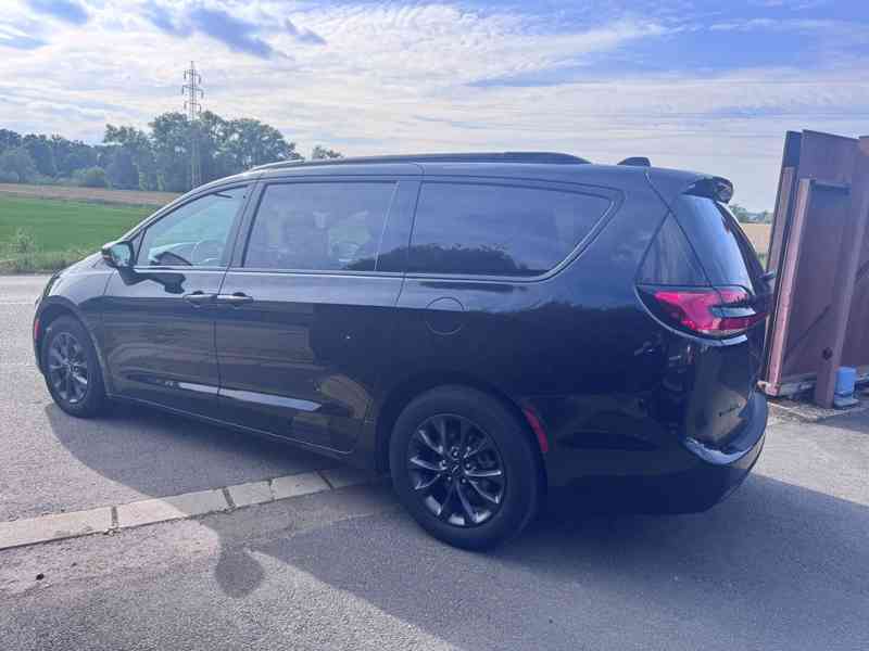 Chrysler Pacifica 3,6 Limited Stype DVD NEW 2021 - foto 3