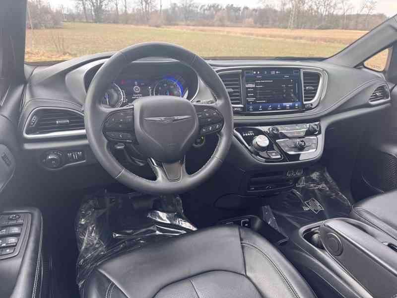 Chrysler Pacifica 3,6 Limited Stype DVD NEW 2021 - foto 17