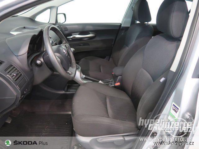 Toyota Auris 1.4, nafta, rok 2012 - foto 5