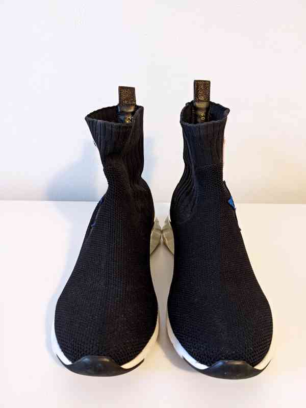 Louis Vuitton - Černé boty pro ženu se stylem - foto 2