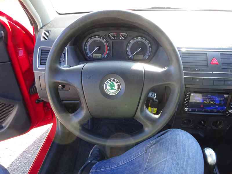 Škoda Fabia 1.9 SDI Combi r.v.2005 (STK:11/2024) - foto 10