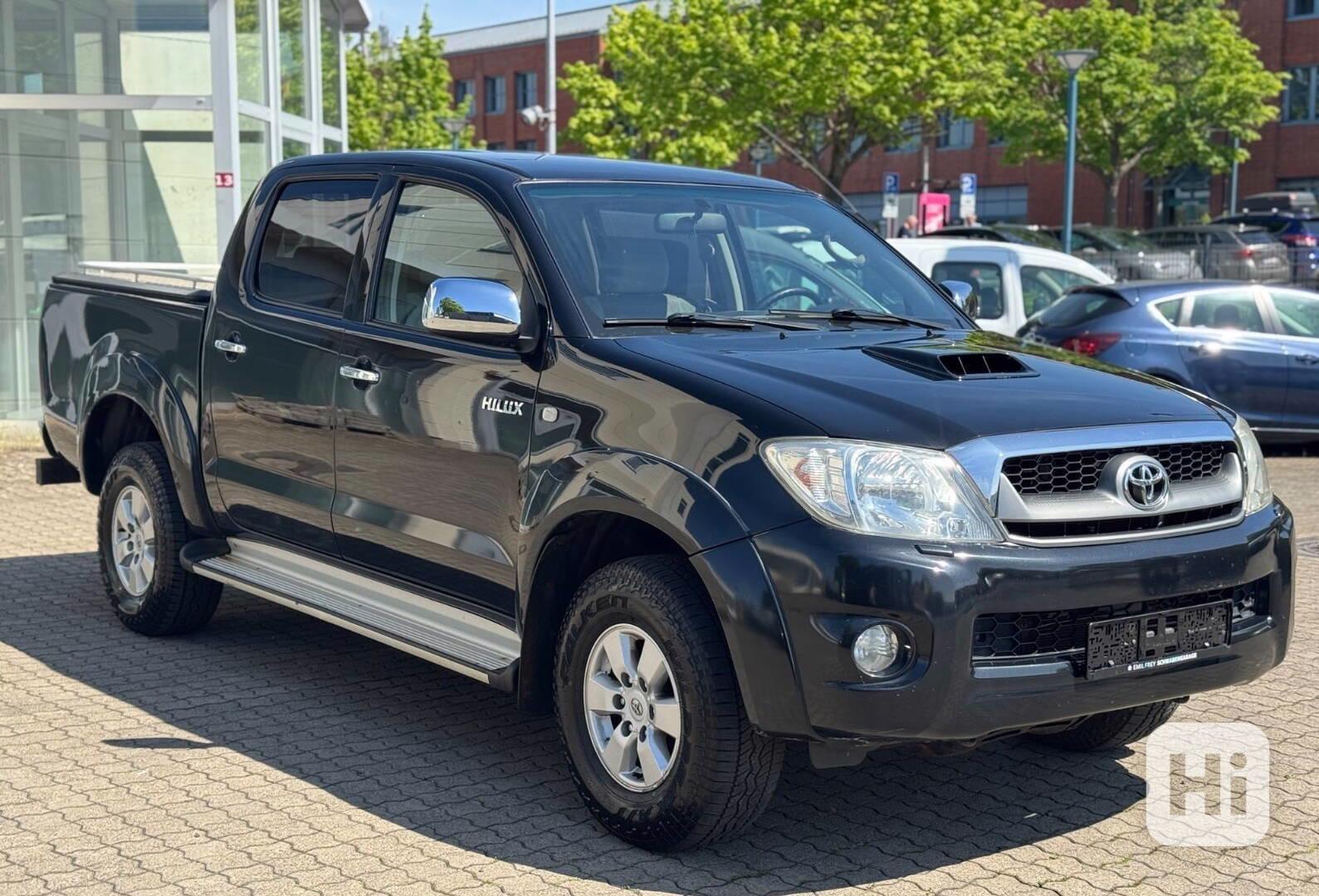 Toyota Hilux 3.0D4D Double Cab Sol 4x4 Aut. 126kw - foto 1