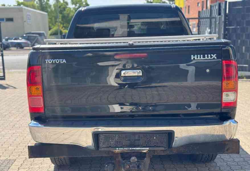 Toyota Hilux 3.0D4D Double Cab Sol 4x4 Aut. 126kw - foto 6