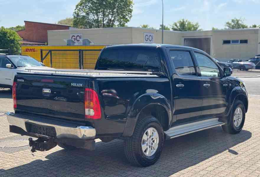 Toyota Hilux 3.0D4D Double Cab Sol 4x4 Aut. 126kw - foto 8