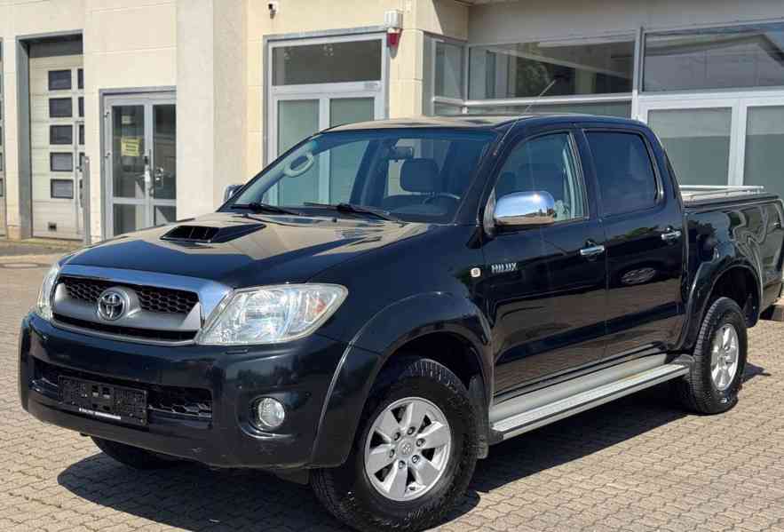 Toyota Hilux 3.0D4D Double Cab Sol 4x4 Aut. 126kw - foto 7
