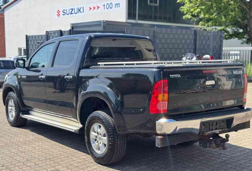 Toyota Hilux 3.0D4D Double Cab Sol 4x4 Aut. 126kw - foto 19