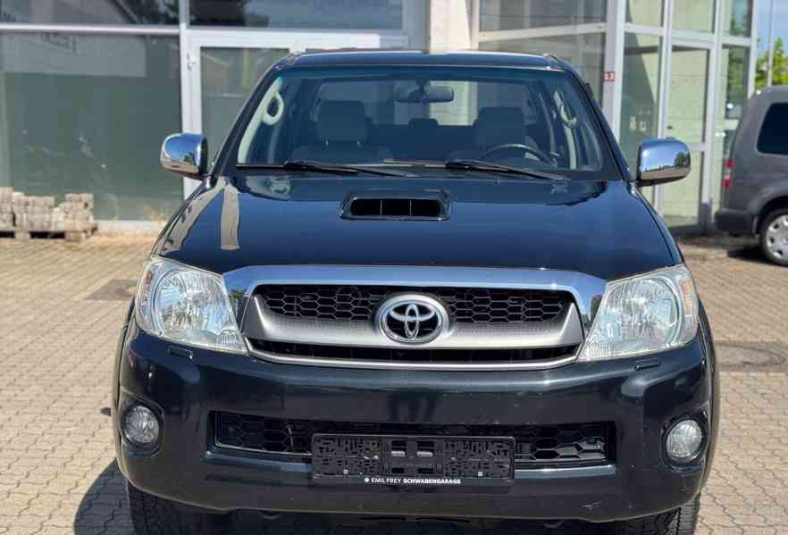 Toyota Hilux 3.0D4D Double Cab Sol 4x4 Aut. 126kw - foto 21