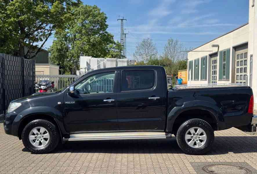Toyota Hilux 3.0D4D Double Cab Sol 4x4 Aut. 126kw - foto 13