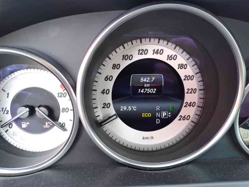 MERCEDES BENZ E 250 CDI COUPÉ 150kW PANORAMA - foto 20