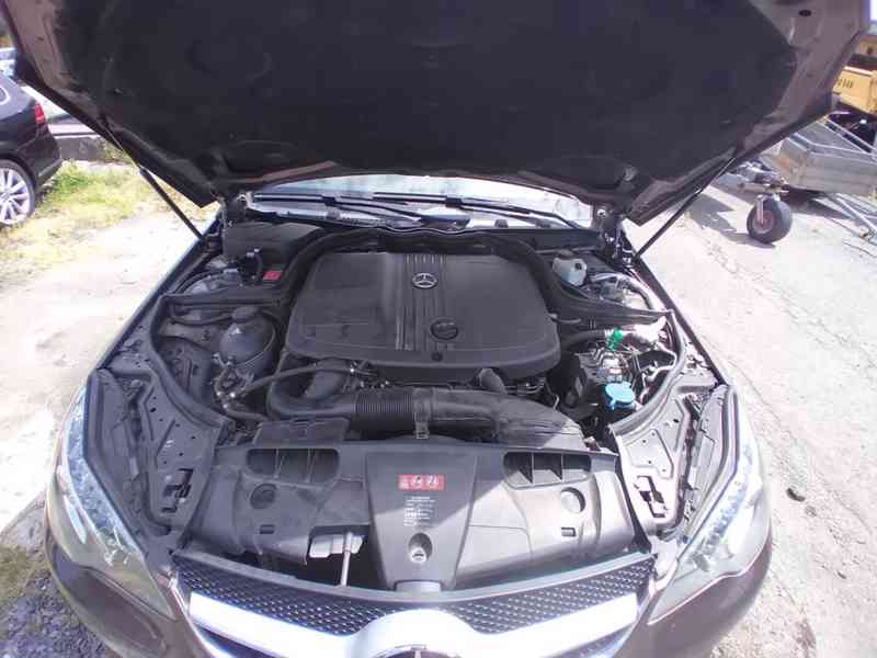 MERCEDES BENZ E 250 CDI COUPÉ 150kW PANORAMA - foto 36