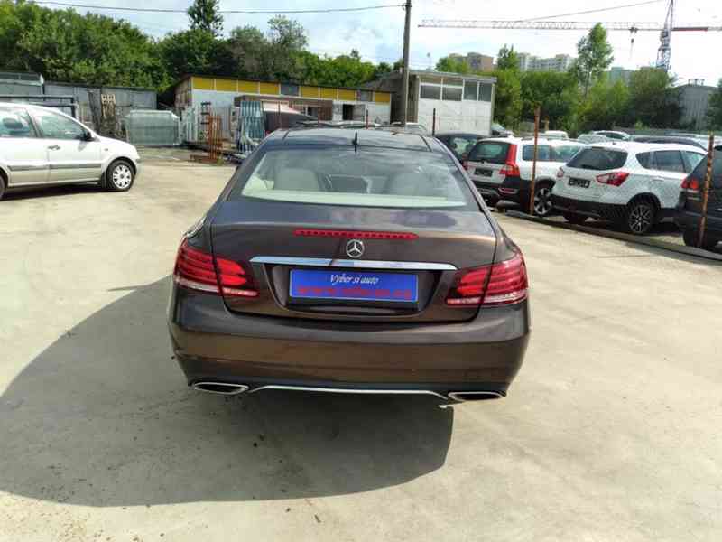 MERCEDES BENZ E 250 CDI COUPÉ 150kW PANORAMA - foto 8