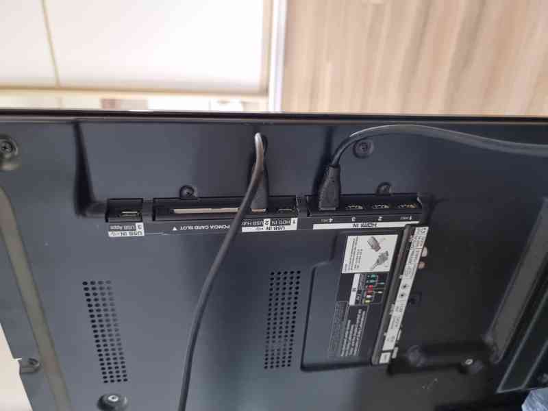 42" LED TV LG 42LS570S + DVB-T2 set-top box Emos EM190-S - foto 5