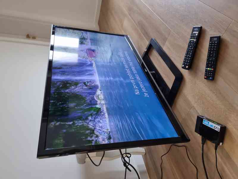 42" LED TV LG 42LS570S + DVB-T2 set-top box Emos EM190-S - foto 3