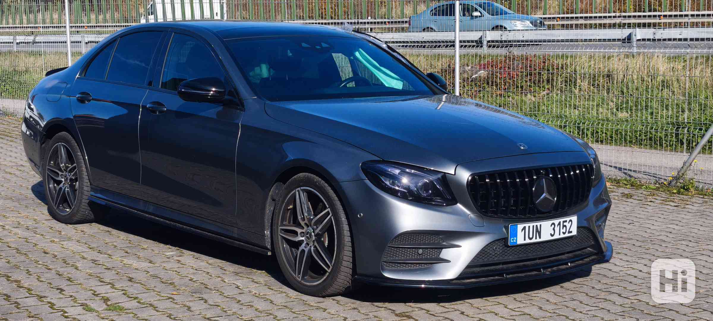 Mercedes Benz E 220d - foto 1