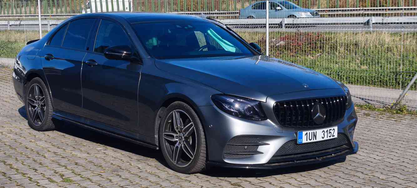 Mercedes Benz E 220d - foto 1