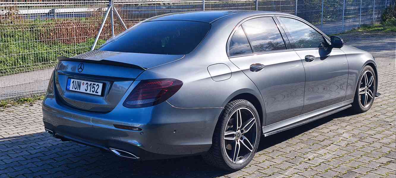 Mercedes Benz E 220d - foto 3