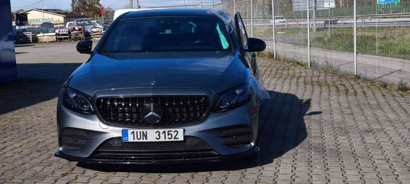 Mercedes Benz E 220d - foto 2