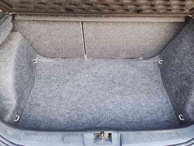 Škoda FÁBIE. - foto 17