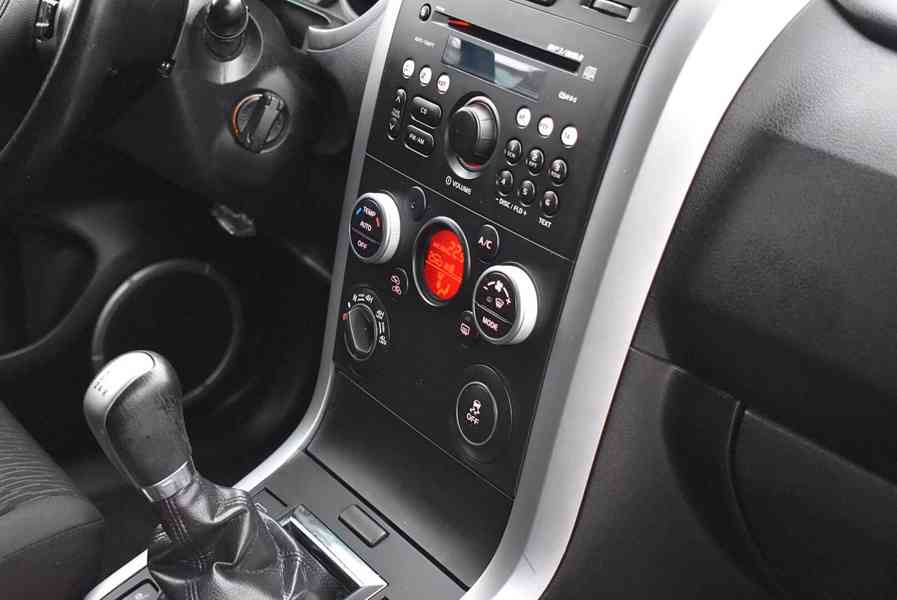 Suzuki Grand Vitara 2,4i Comfort benzín 124kw - foto 15