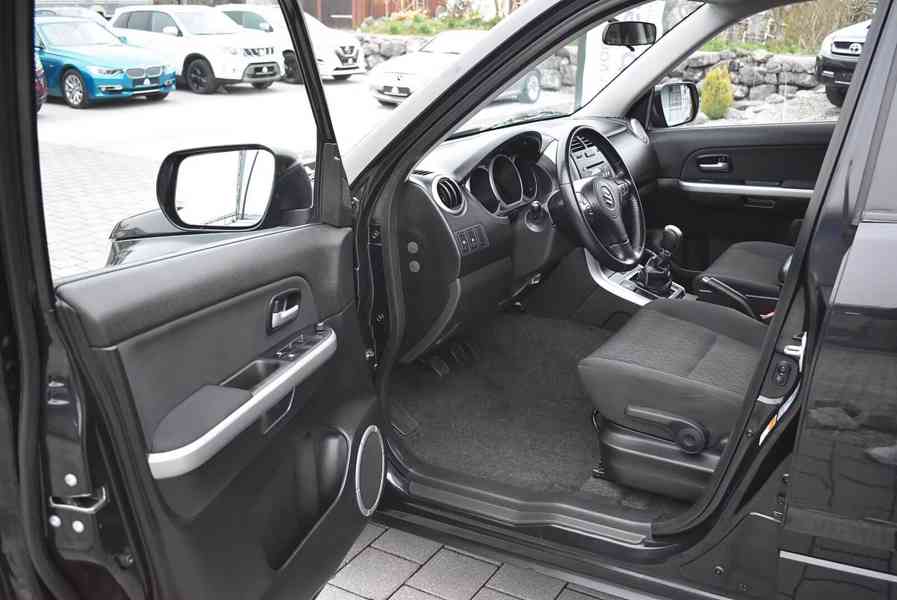 Suzuki Grand Vitara 2,4i Comfort benzín 124kw - foto 33