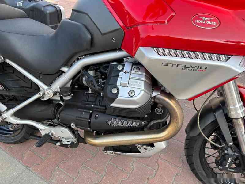 Moto Guzzi Stelvio 1200 4V 2010 - foto 11