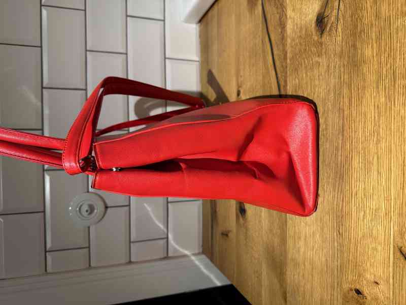červená kabelka Orsay - foto 2