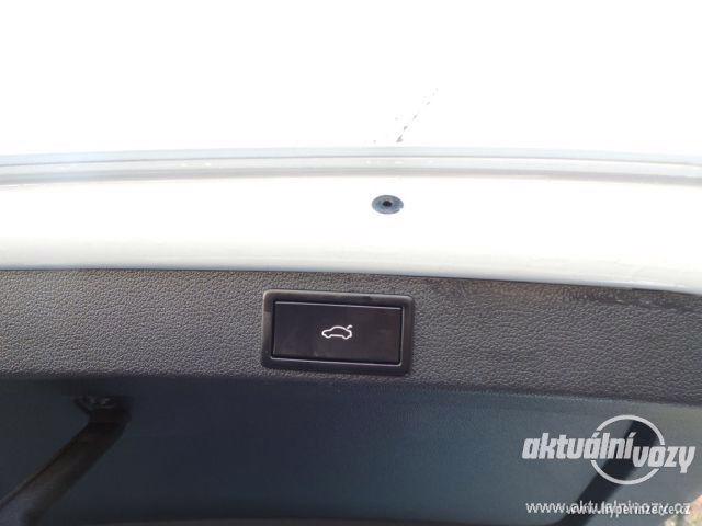 Škoda Octavia 2.0, nafta, vyrobeno 2014, navigace, kůže - foto 37