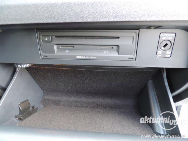 Škoda Octavia 2.0, nafta, vyrobeno 2014, navigace, kůže - foto 44