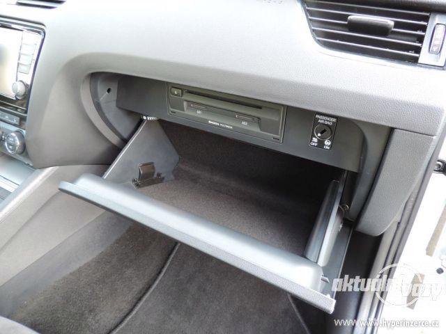 Škoda Octavia 2.0, nafta, vyrobeno 2014, navigace, kůže - foto 67